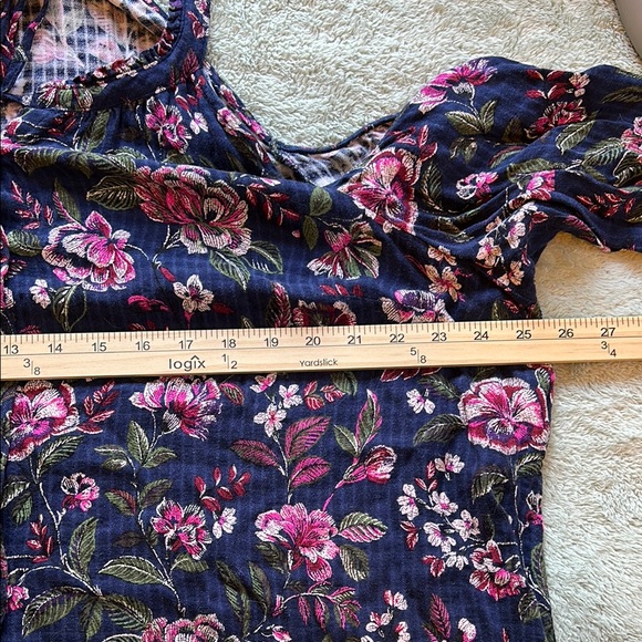 Torrid Blue and Pink Floral Cold Shoulder 3/4 Sleeve Blouse EUC 2X - Picture 7 of 11